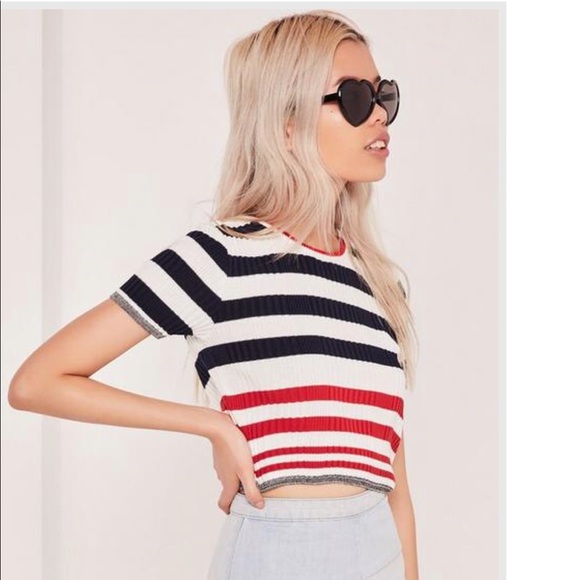 Striped Crop Top - Picture 3 of 4